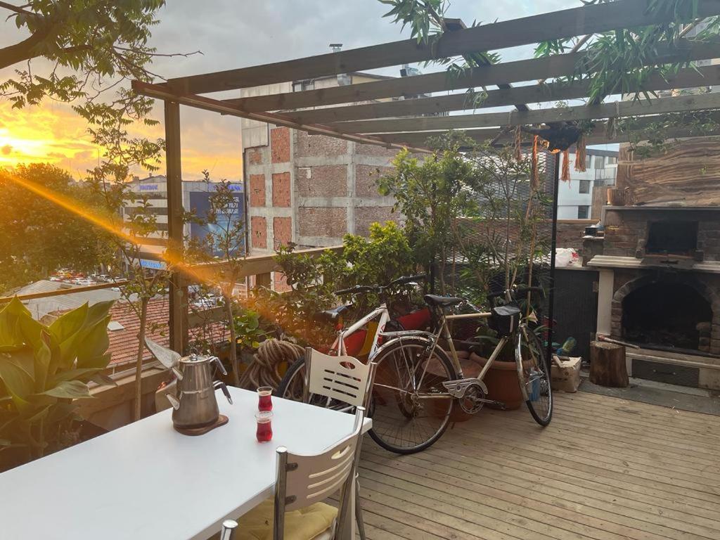 Central Apartment Kadikoy Terrace Bbq Close 2 Block Ferry Bull Metro Nighlife Istambul Exterior foto