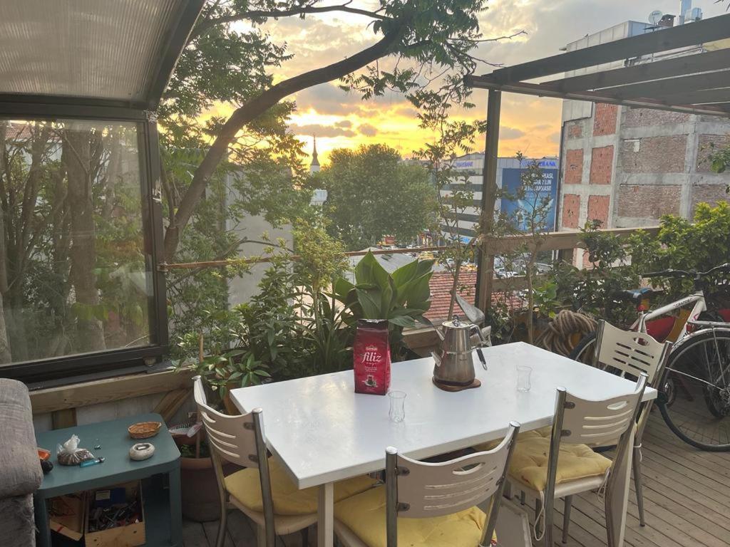 Central Apartment Kadikoy Terrace Bbq Close 2 Block Ferry Bull Metro Nighlife Istambul Exterior foto