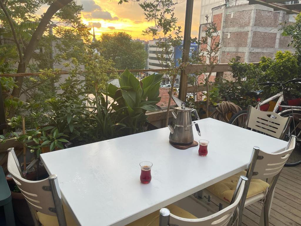 Central Apartment Kadikoy Terrace Bbq Close 2 Block Ferry Bull Metro Nighlife Istambul Exterior foto